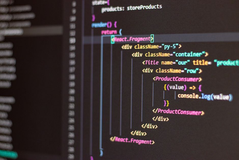 Bangun Web Impian: Custom atau Template CMS, Mana yang Pas untuk Anda? Perbandingan Layanan Jasa Pembuatan Web Custom vs Template CMS, Pilih Mana?
