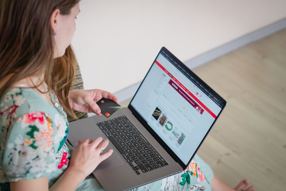 Rahasia Sukses Toko Online: Membangun Struktur URL yang Optimal Ilustrasi Cara Membuat Struktur URL yang Ramah SEO untuk Website Toko Online dengan struktur folder yang jelas.